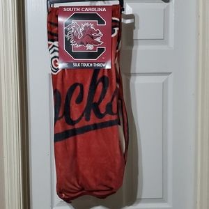 Gamecocks throw blanket